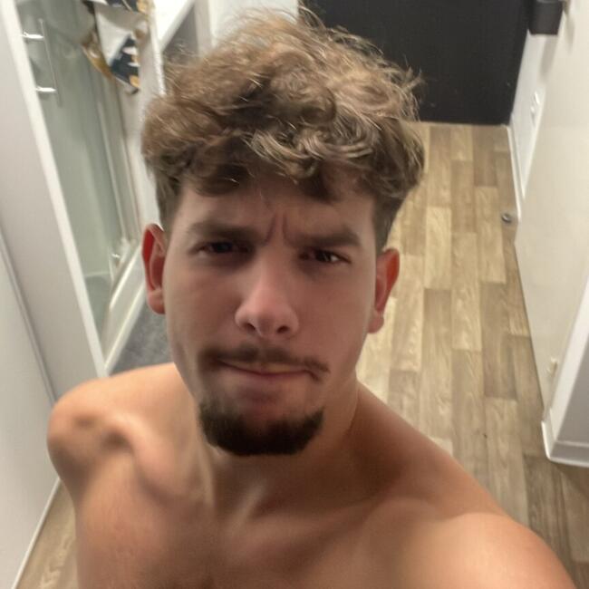 Babysitter in Saint-Denis: Alexis