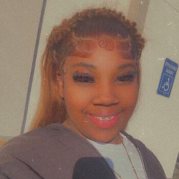 Babysitter in Columbia: Daisha