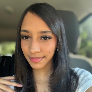 Babysitter in West New York: Darianny