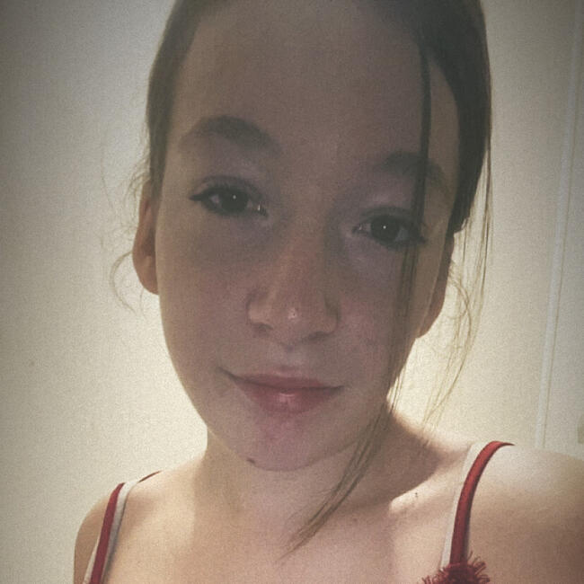 Babysitter in Saint-Christophe-du-Bois: Louanne