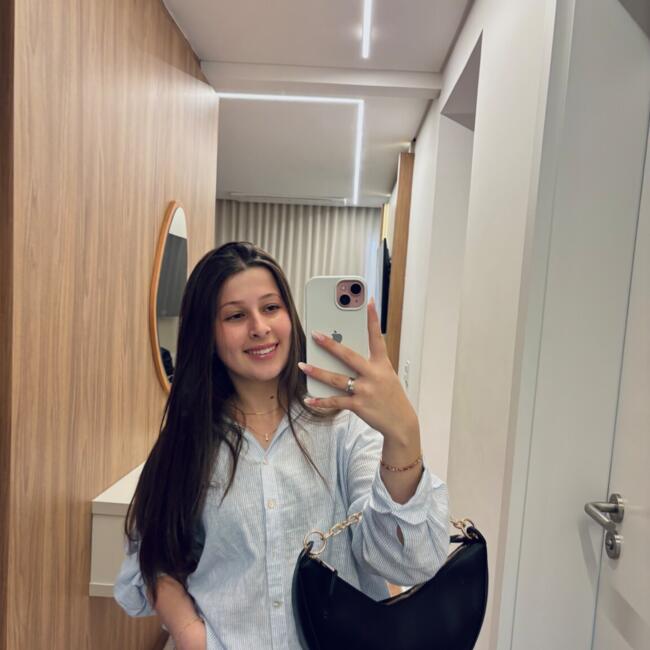 Babá em Imbituba: Isabela