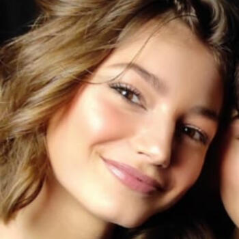 Baby-sitter Cailloux-sur-Fontaines: Elisa