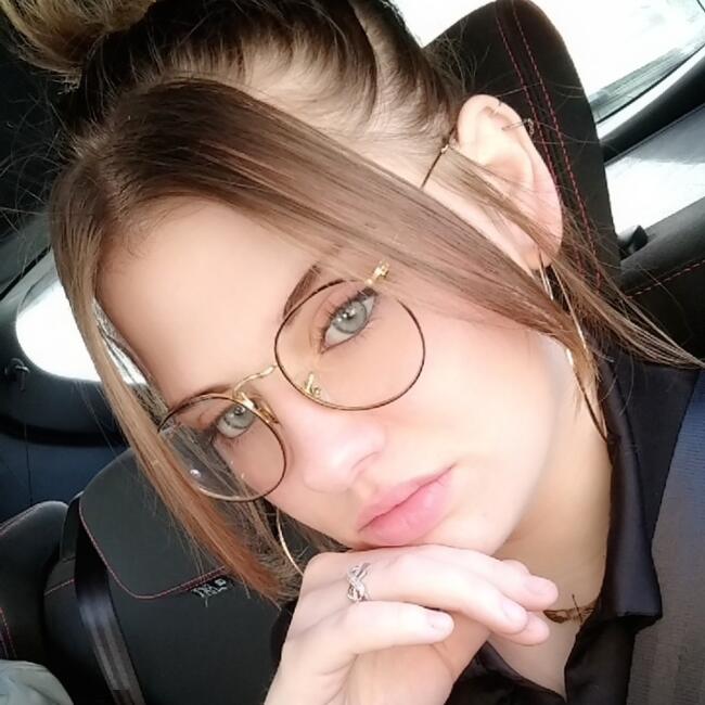 Babysitter in Toufflers: Mellody