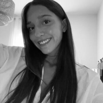 Babysitter in La Destrousse: Clara