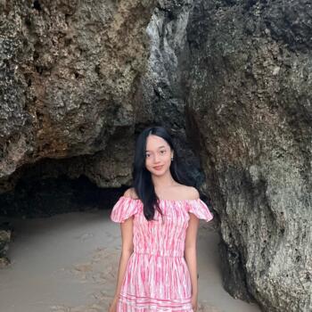 Babysitting job in Bali: babysitting job Sayla Khamza