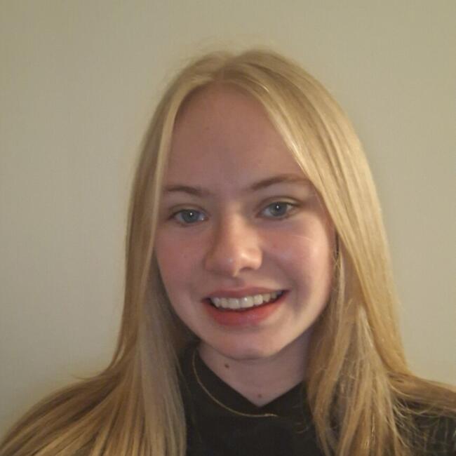 Babysitter in Balen: Emily