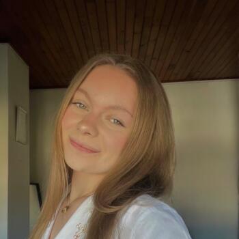 Babysitter in Erre: Ines