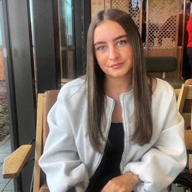 Babysitter in Carlisle: Anna