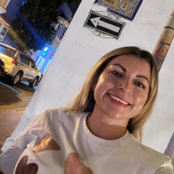 Babysitter Auckland: Vivi