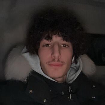 Babysitter in Saint-Jean-de-la-Ruelle: Yacine