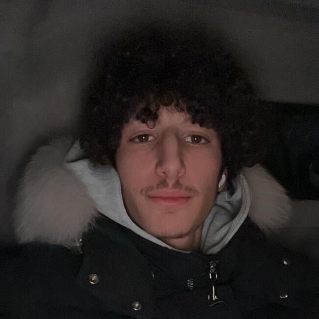 Babysitter in Saint-Jean-de-la-Ruelle: Yacine