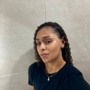 Babysitter in Iguaba Grande: Bianca Oliveira