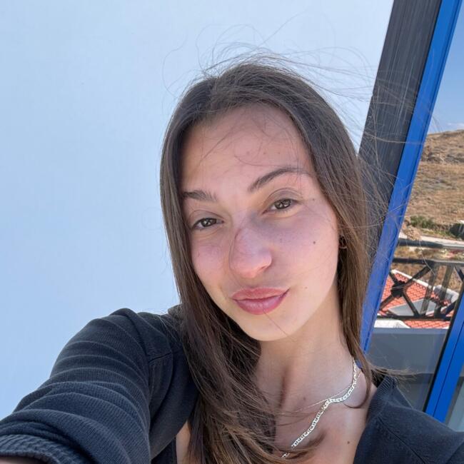 Babysitter in Dafni: Λένα
