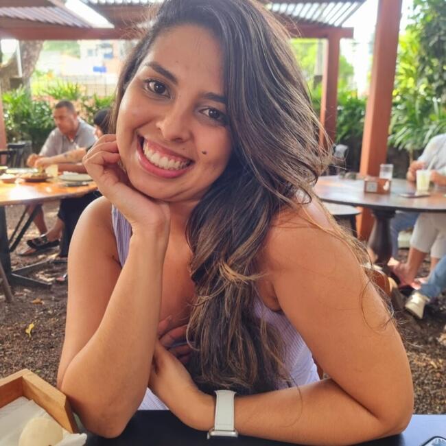 Emprego de babá em Recife: Debora