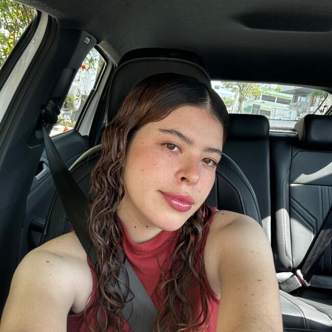 Babysitter in Pindamonhangaba: Yasmin