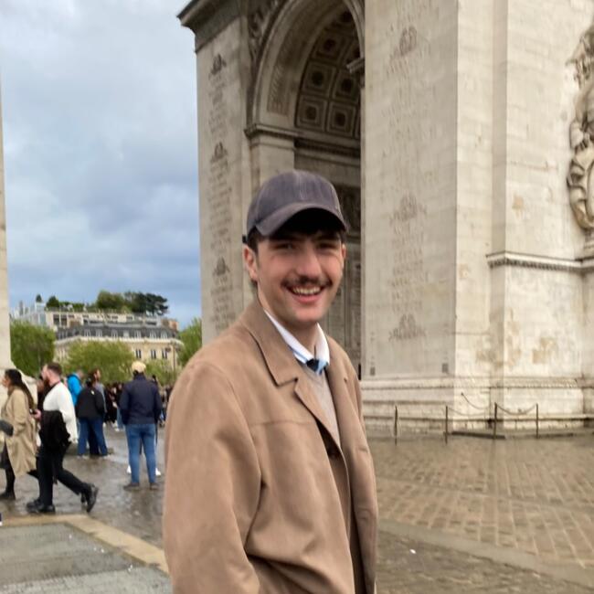 Babysitter in Libourne: Jean