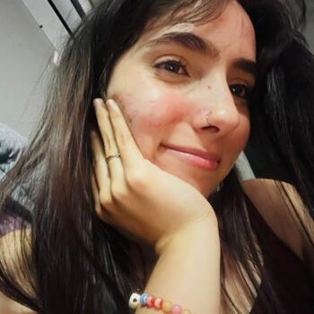 Babysitter in Novo Hamburgo: Yasmin