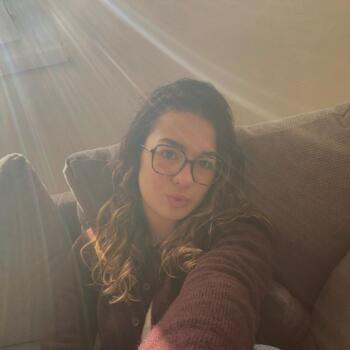 Babysitter in Saint-Denis-en-Val: Eva