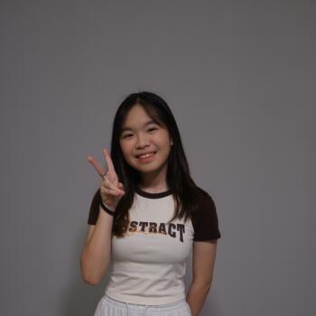 Babysitter in Singapore: Carrie