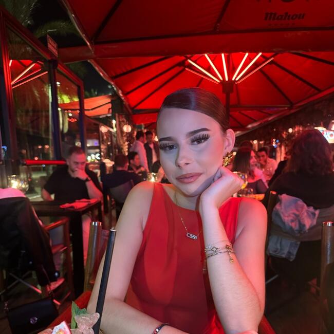 Babysitter in Le Mont-sur-Lausanne: Lana