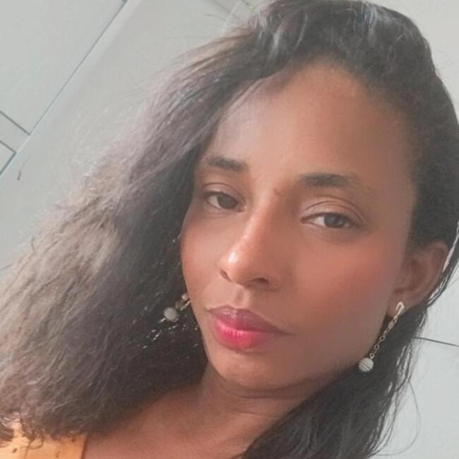 Babá em Recife: Camila