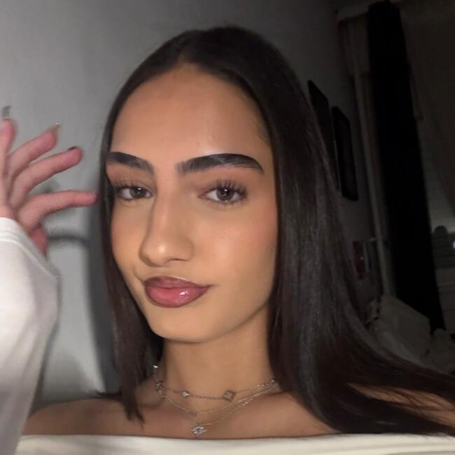 Babysitter in Bertrange: Lola