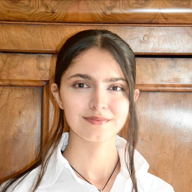 Babysitter in Nice: Ona