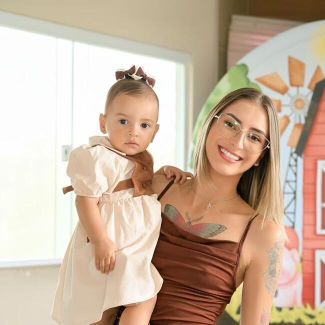 Emprego de babá em Caragua: Laylla