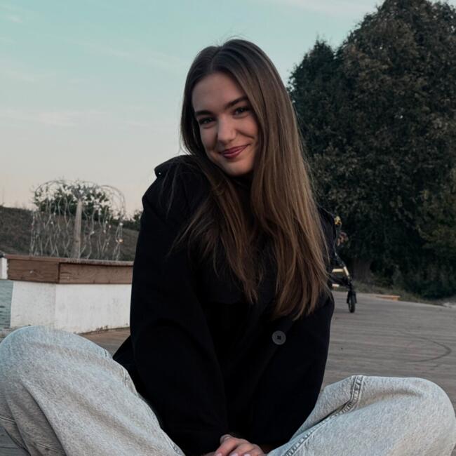 Babysitter in Pécs: Lili Panna