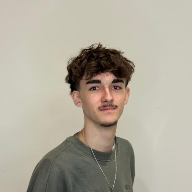 Babysitter in Meudon: Tom