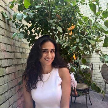 Babysitter in London: Ayesha