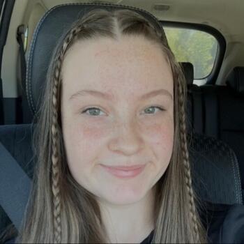 Babysitter in Melbourne: Mia