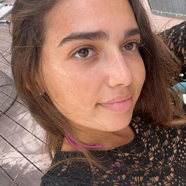 Babysitter in Marseille: Nour