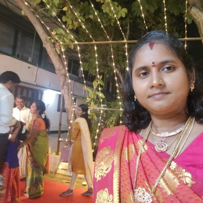 चेन्नई में बेबीसिटर: Dhatchayani