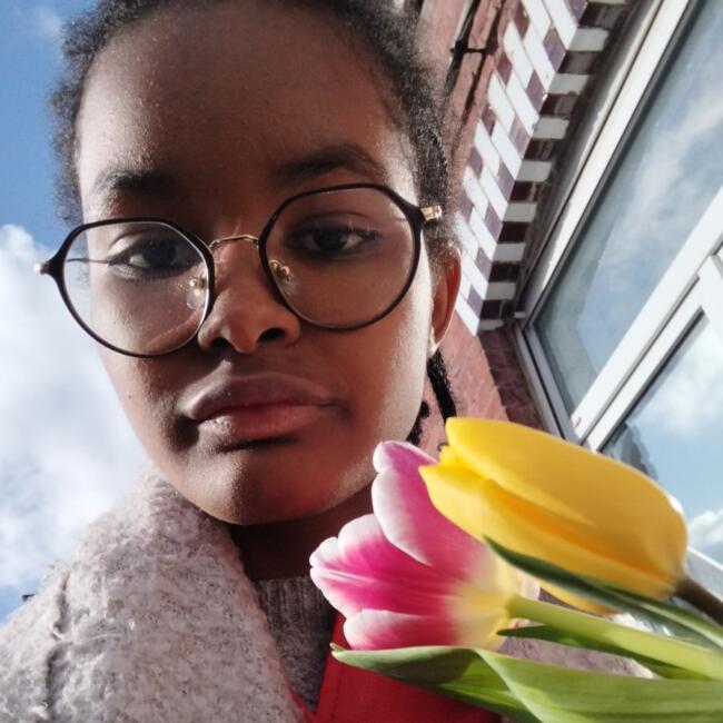 Babysitter in Armentières: Oumou hawa