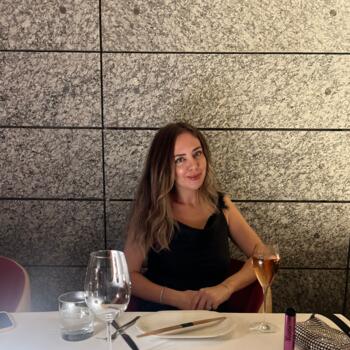 الوالدين Jazīrat Abū Z̧aby: Meryem Buşra