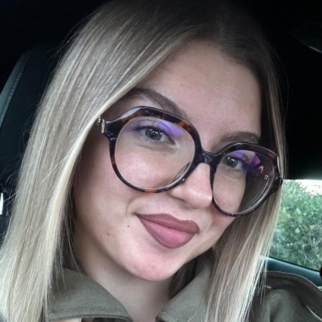 Babysitter in Vacognes-Neuilly: Louanne