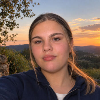 Nanny in Sant Fost de Campsentelles: Isis