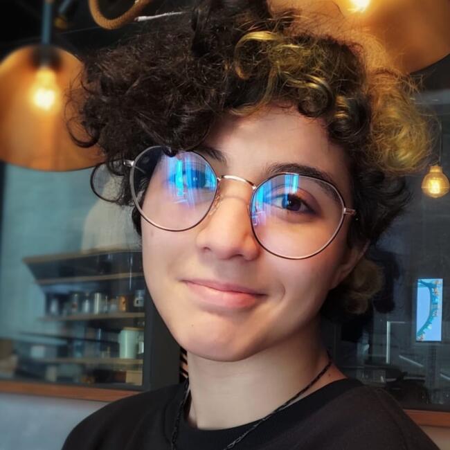 Babysitter in Entraigues-sur-la-Sorgue: Réhane