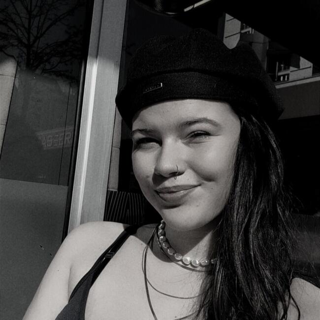 Babysitter in Rennes: Zoe