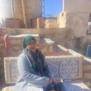 Babysitter in Paris: Rafika