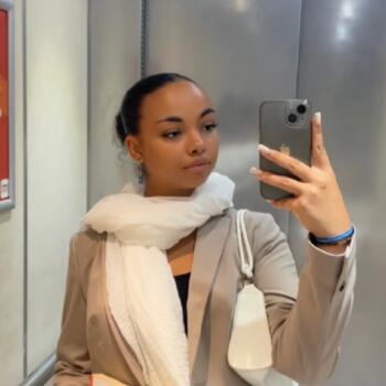 Babysitter in Le Petit-Quevilly: Inès