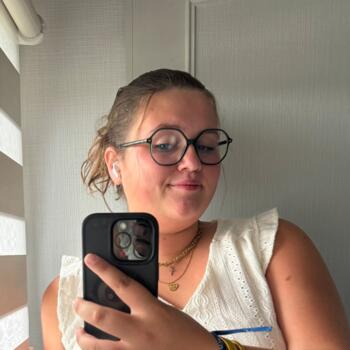 Babysitter Saint-Hilaire-du-Harcouët: Elywenne