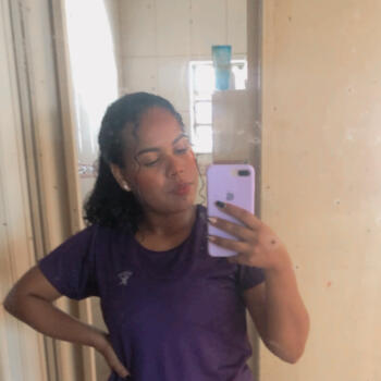 Babysitter in Sant Vicenç dels Horts: Larissa