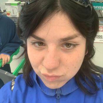 Babysitter in Ate: Erika