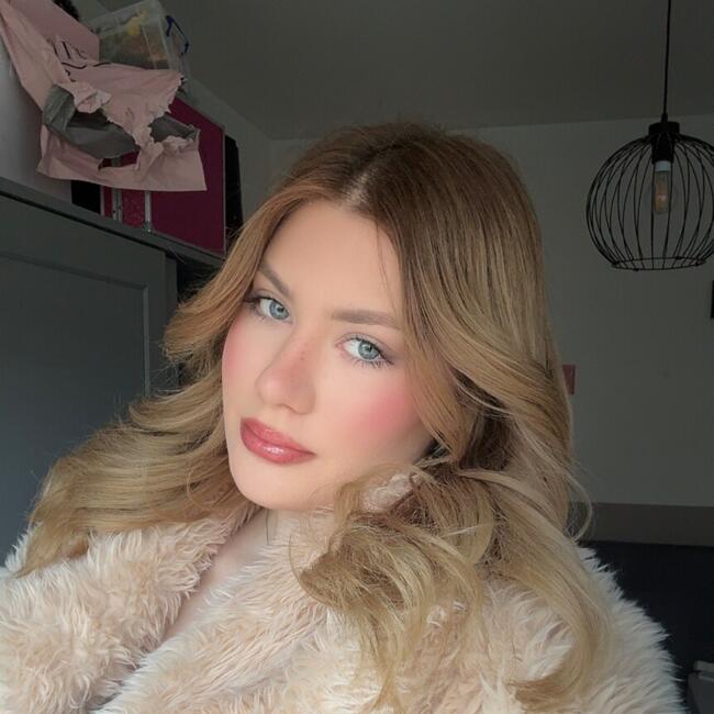 Babysitter in Colmar: Angelina