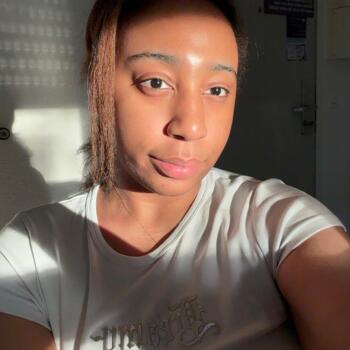 Babysitter in Paris: Ghita