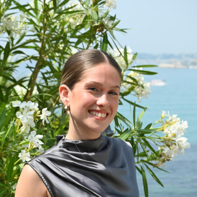 Babysitter in Berthenay: Jade