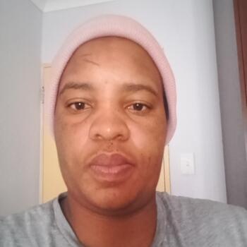 Babysitter in Akasia: Rethabile