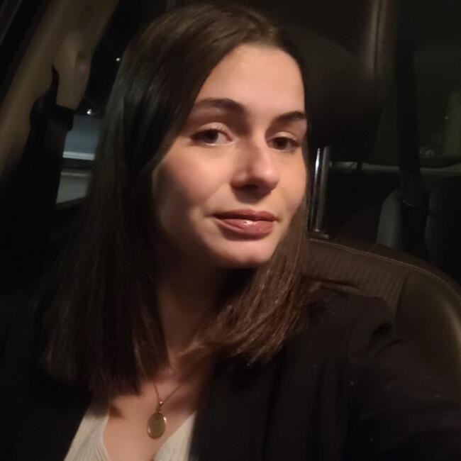 Babysitter in Écrouves: Clara